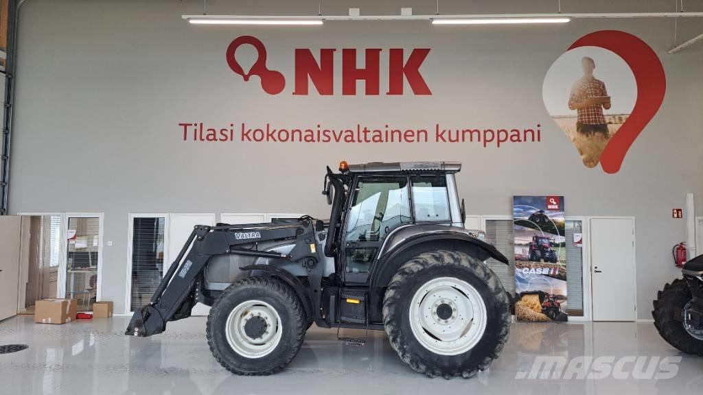Valtra M 130 Traktorok