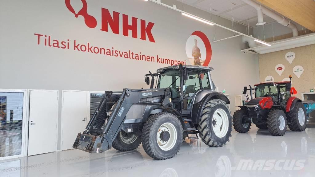 Valtra M 130 Traktorok