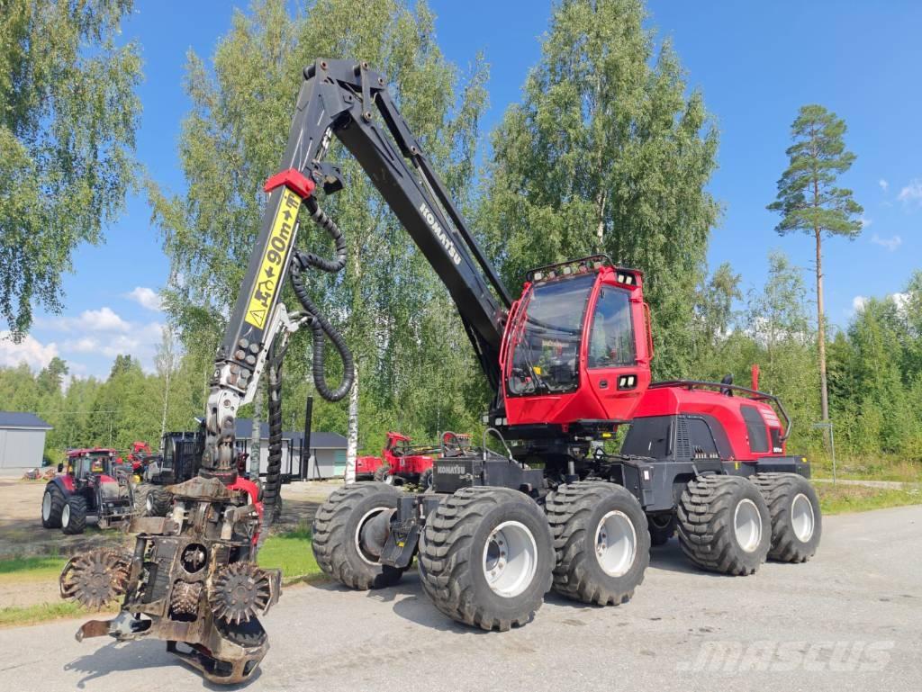 Komatsu 901 XC Betakarítók