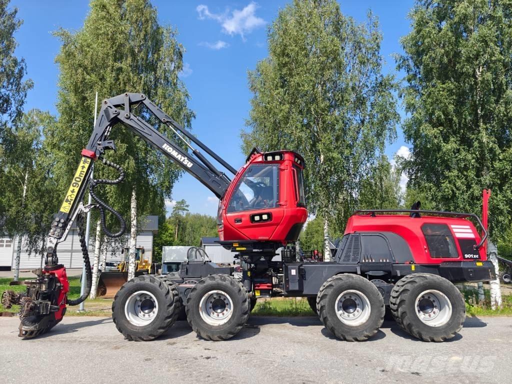 Komatsu 901 XC Betakarítók