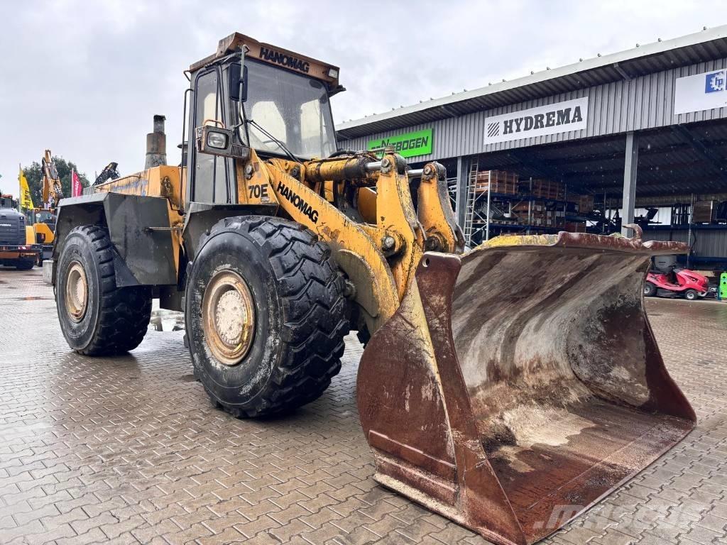 Hanomag 70 E Gumikerekes homlokrakodók