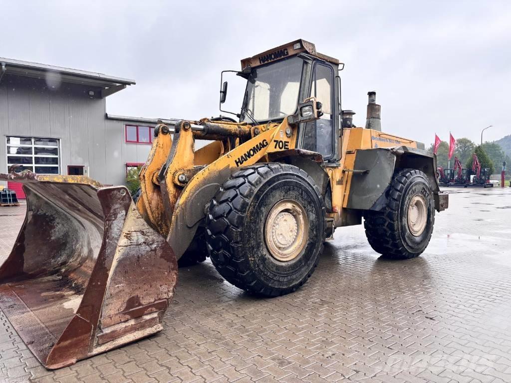 Hanomag 70 E Gumikerekes homlokrakodók