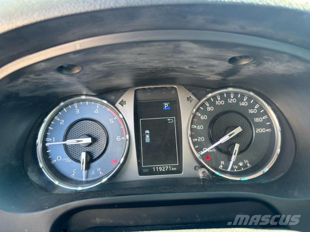 Toyota Hilux Kistehergépjárművek