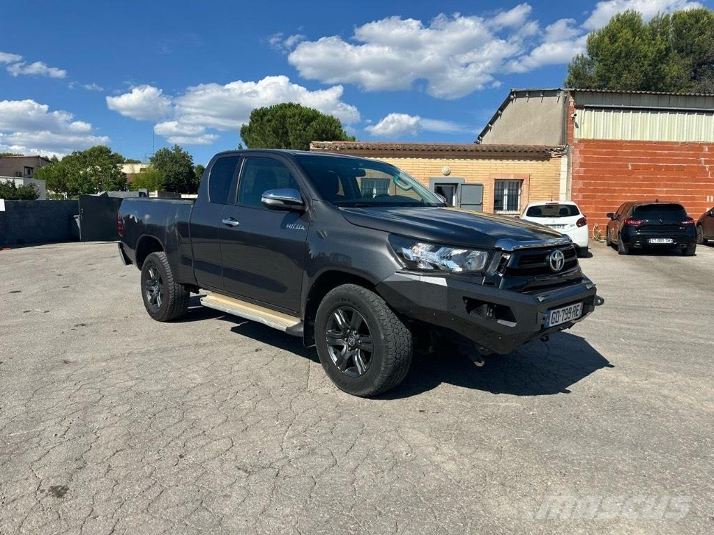Toyota Hilux Kistehergépjárművek