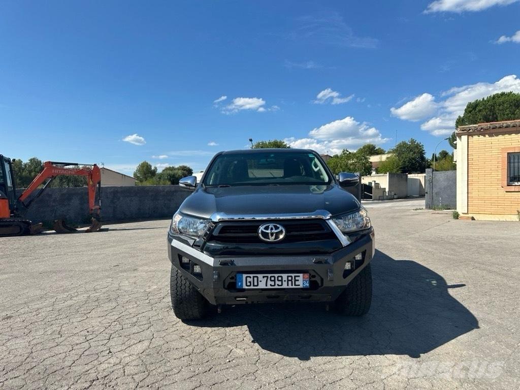 Toyota Hilux Kistehergépjárművek