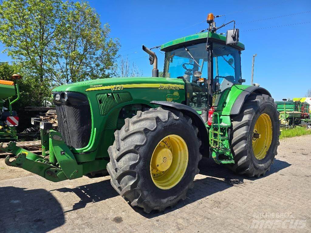 John Deere 8320 Traktorok
