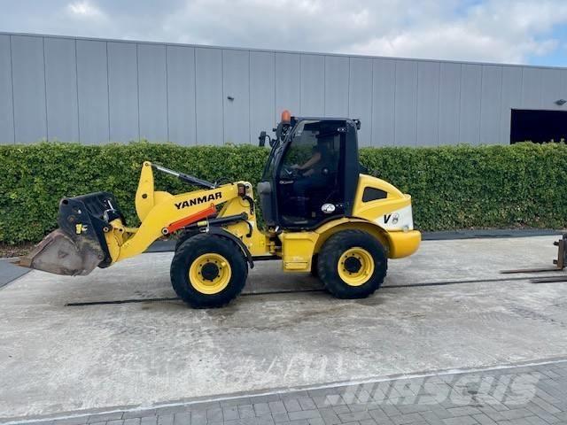 Yanmar V 8 Gumikerekes homlokrakodók