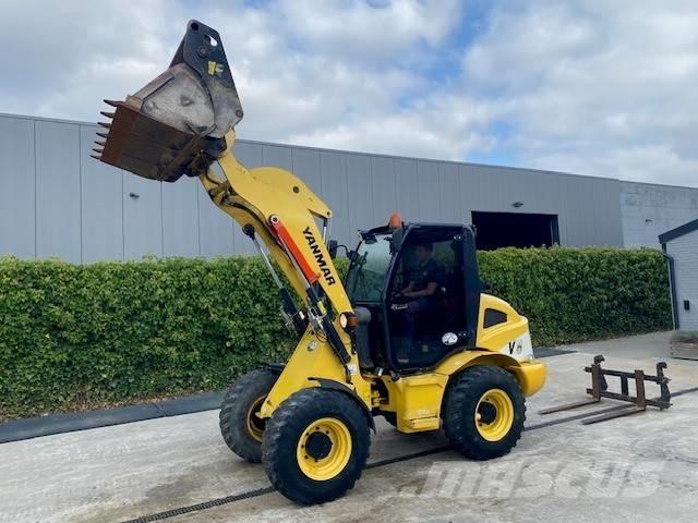 Yanmar V 8 Gumikerekes homlokrakodók