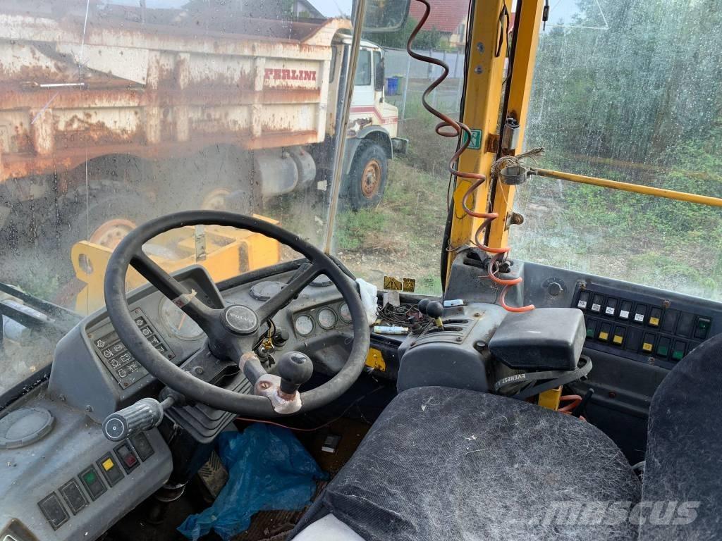 Volvo L 120 C Gumikerekes homlokrakodók