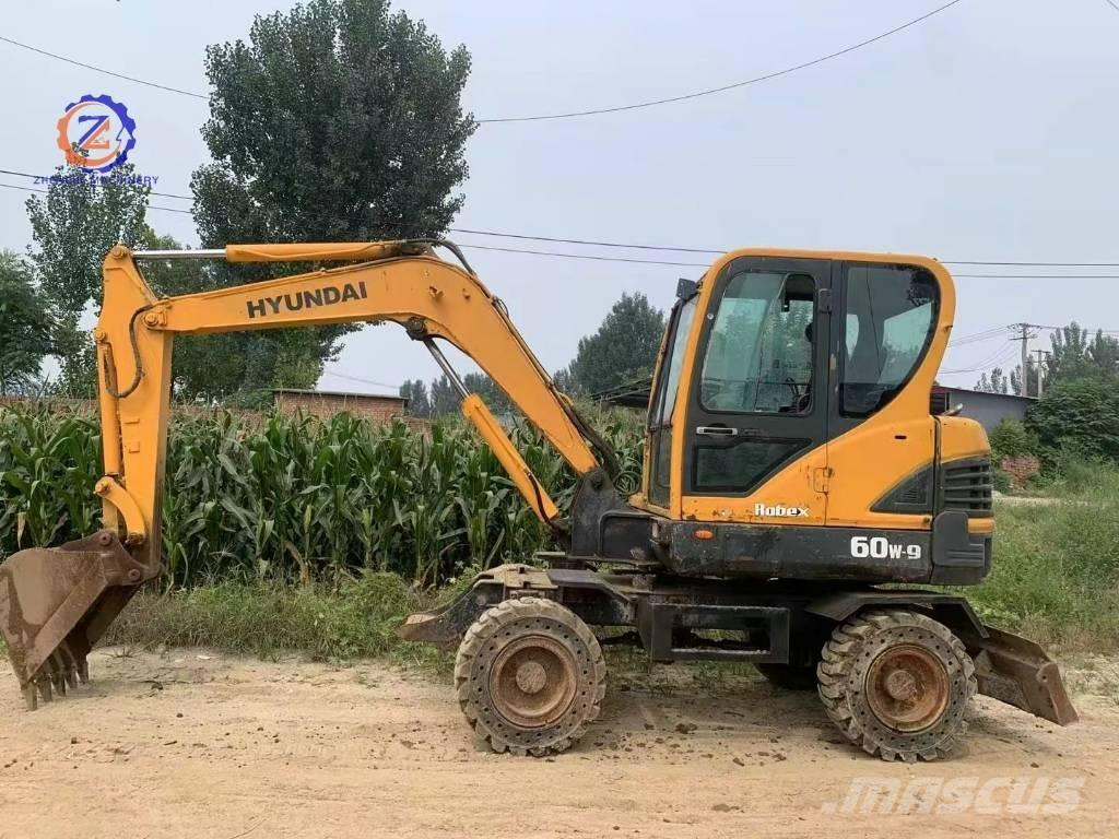 Hyundai 60 W Gumikerekes kotrók