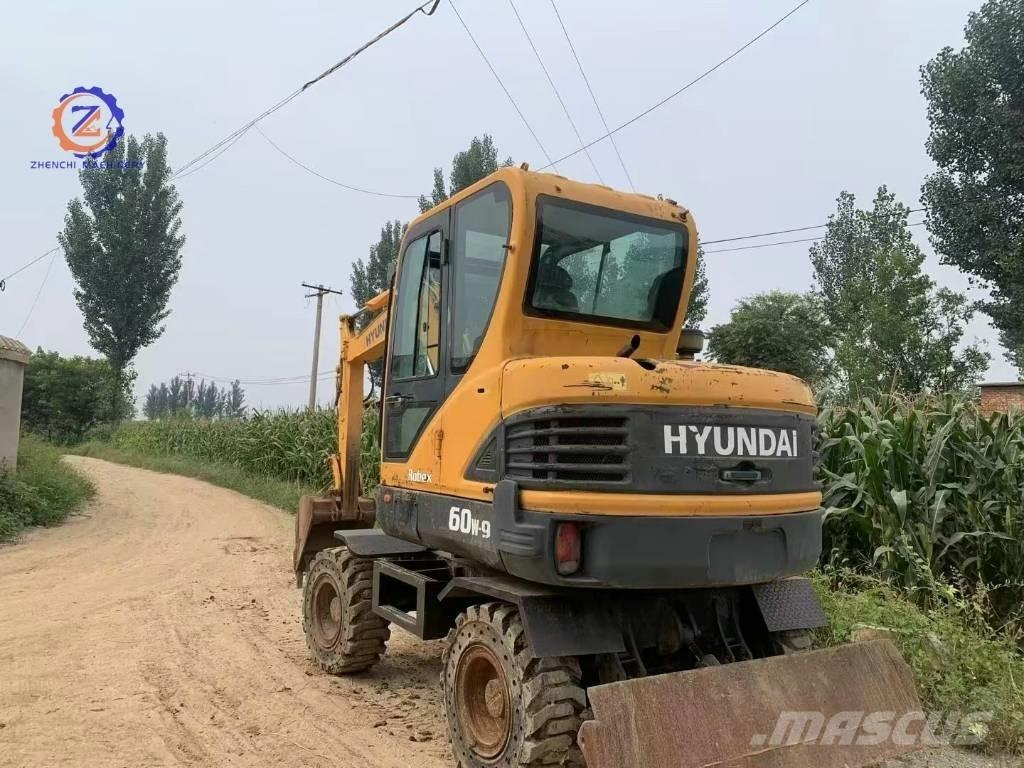 Hyundai 60 W Gumikerekes kotrók