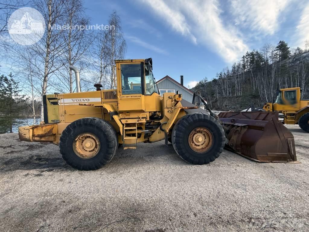Volvo L 120 C Gumikerekes homlokrakodók