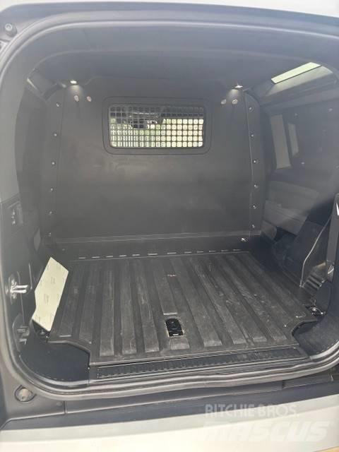 Land Rover Defender Transporterek