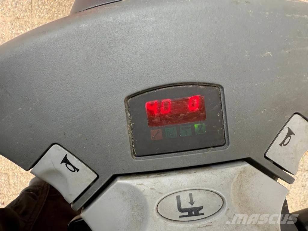 BT SWE200D Gyalogkíséretű targonca