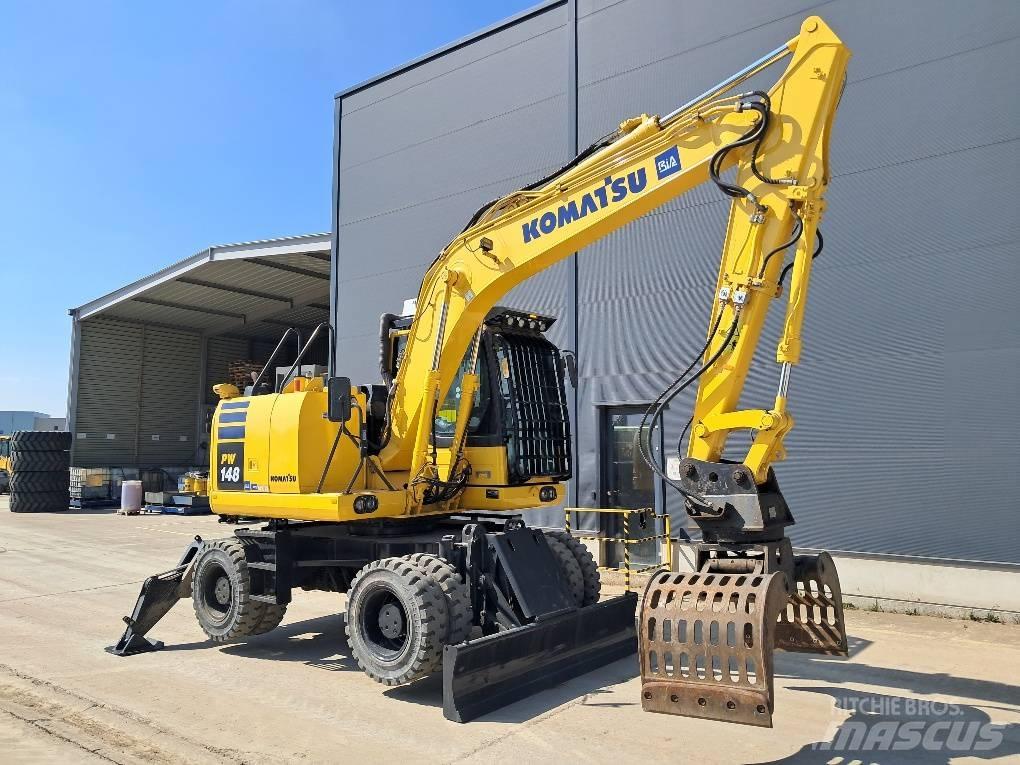 Komatsu PW148-10 Gumikerekes kotrók