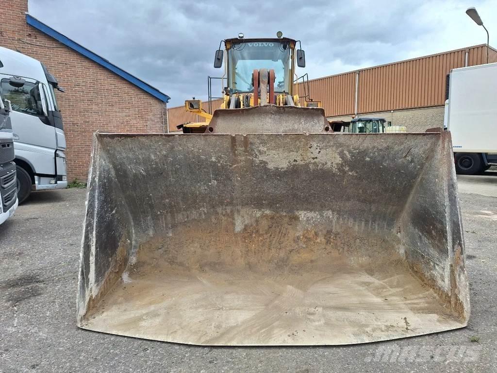 Volvo L220D Gumikerekes homlokrakodók