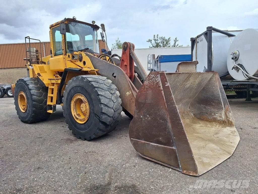 Volvo L220D Gumikerekes homlokrakodók