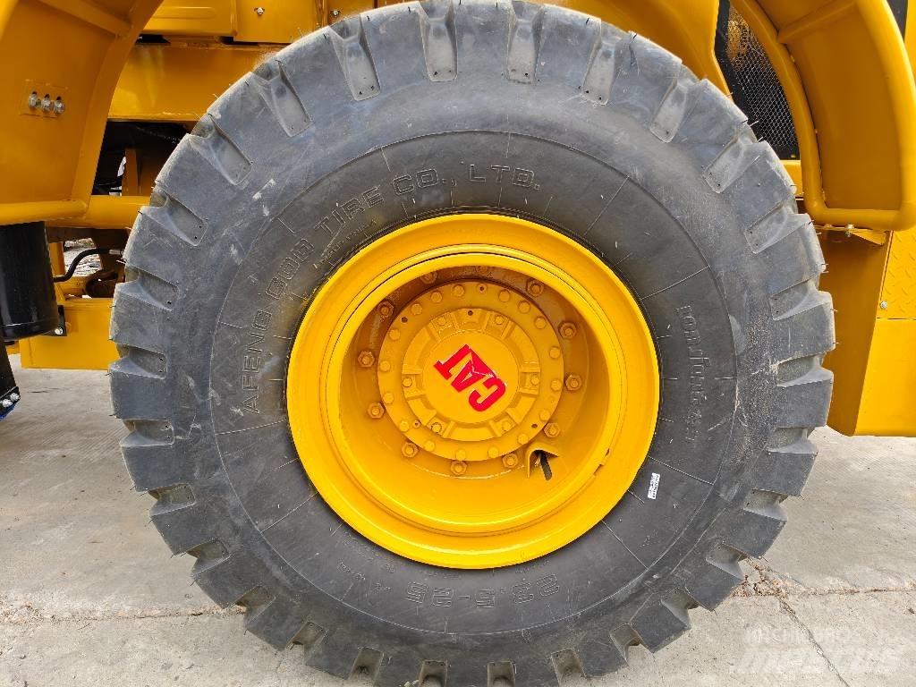 CAT 950 GC Gumikerekes homlokrakodók