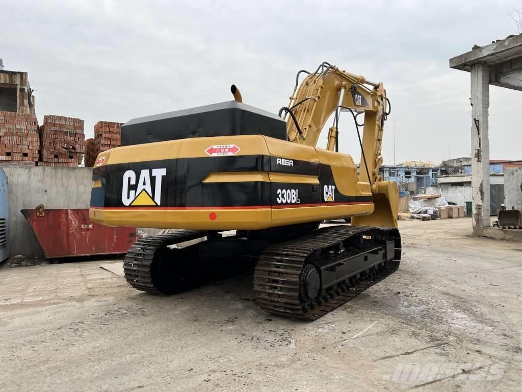 CAT 330 B L Lánctalpas kotrók