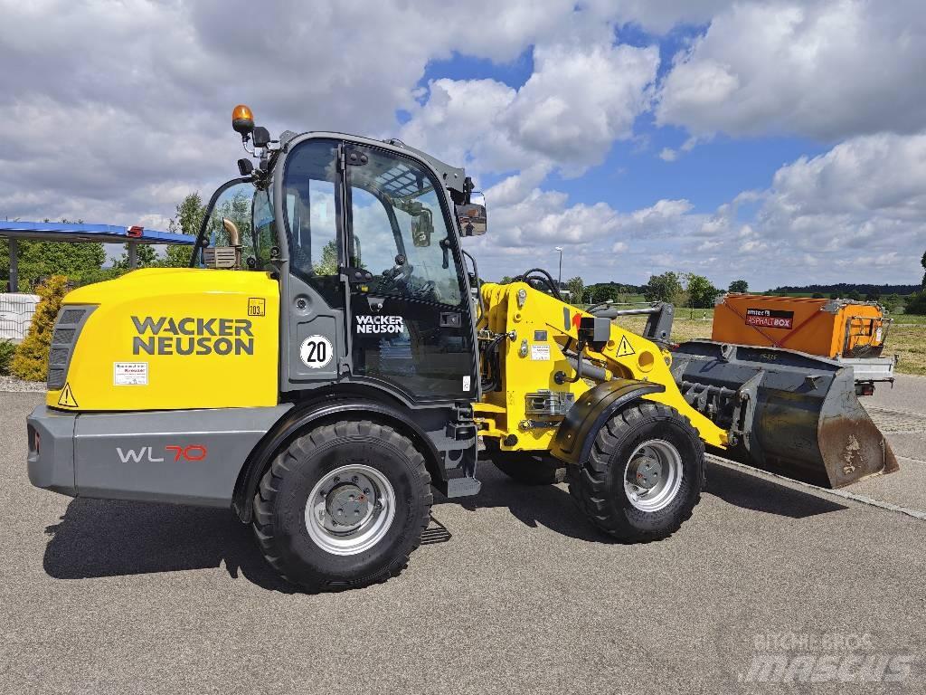 Wacker Neuson WL 70 Gumikerekes homlokrakodók