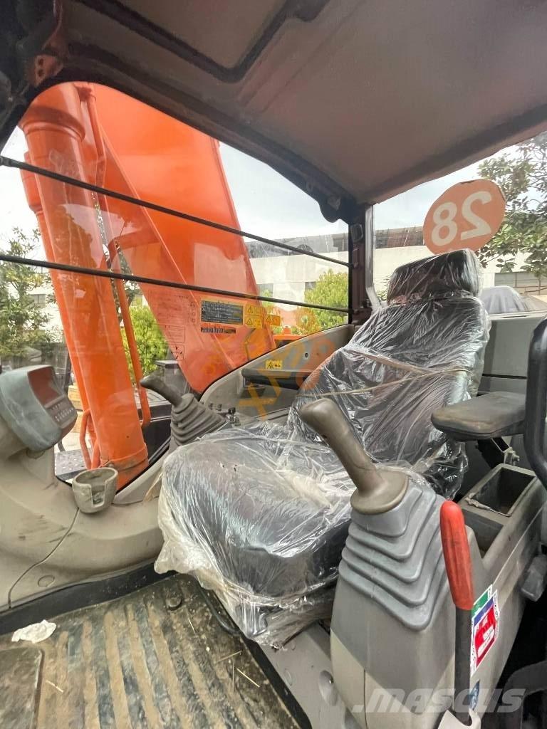 Hitachi ZX 240 Lánctalpas kotrók