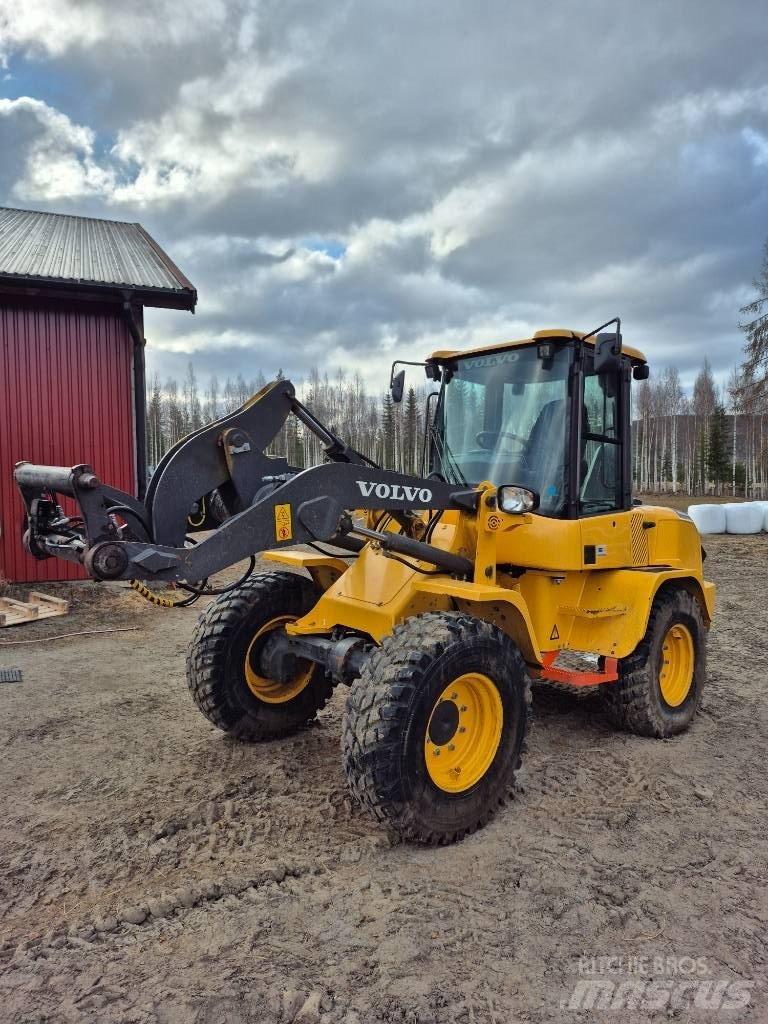Volvo L 30 G Gumikerekes homlokrakodók