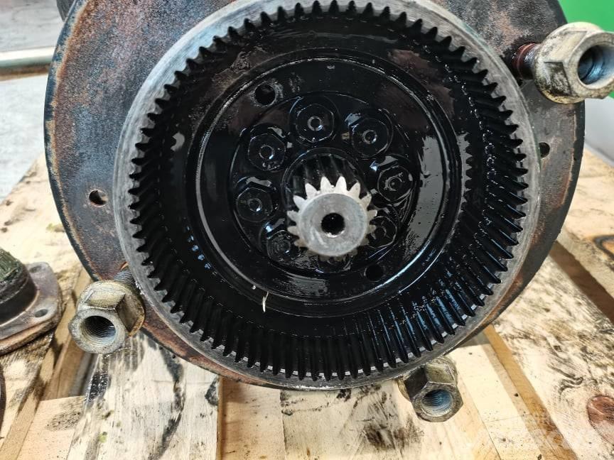 JCB 520-40 reducer Tengelyek