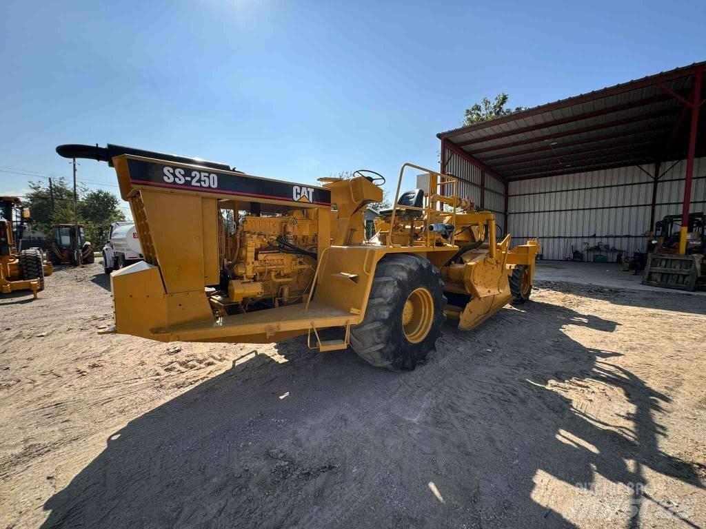 CAT SS 250 Aszfalt terítõ gépek