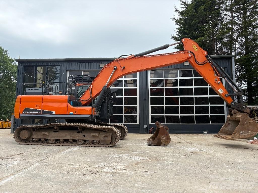 Doosan DX 225 LC-5 Lánctalpas kotrók