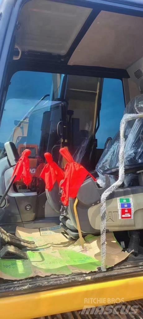 CAT 313D2GC Lánctalpas kotrók