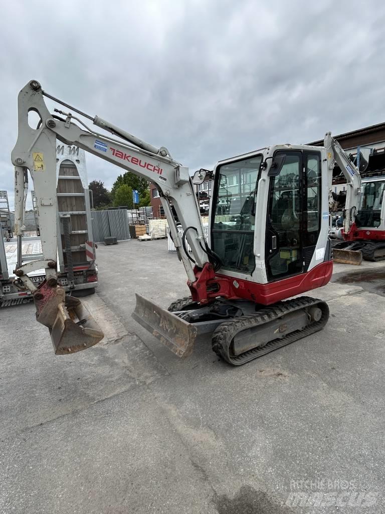 Takeuchi TB 228 Mini kotrók < 7t