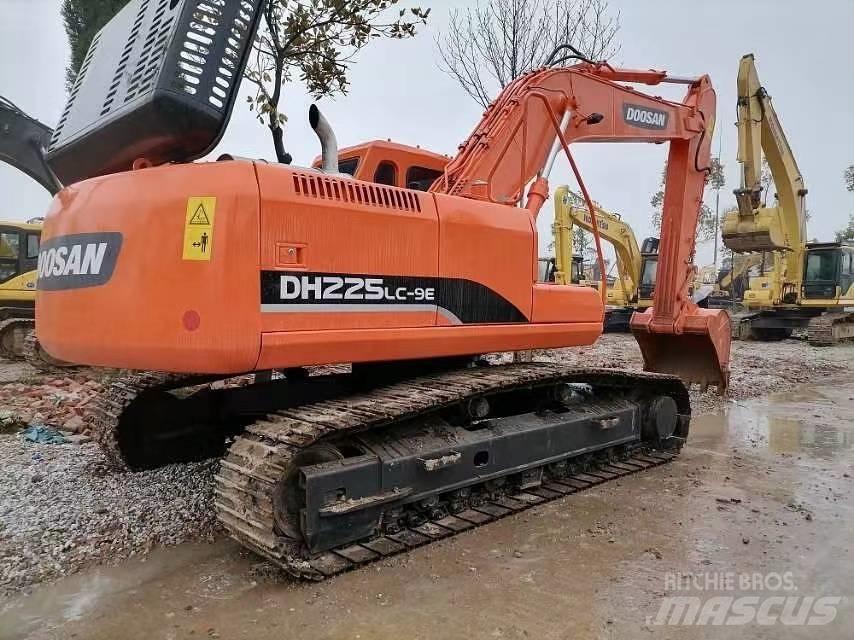 Doosan 225 LC-9 Lánctalpas kotrók
