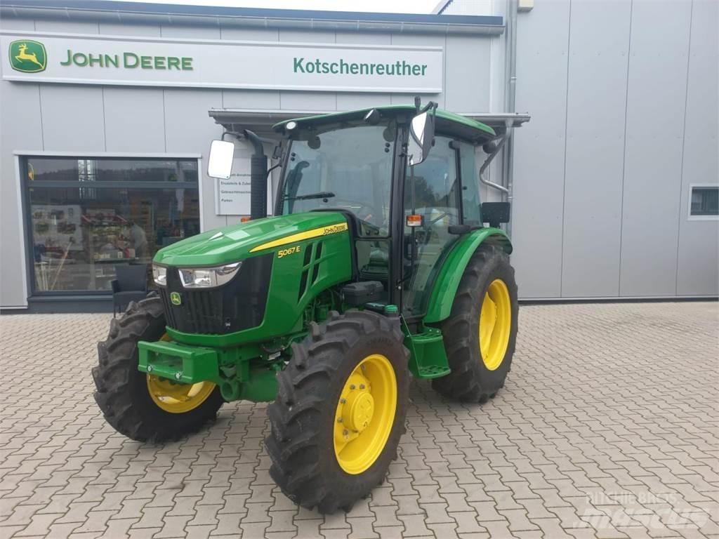 John Deere 5067E Traktorok