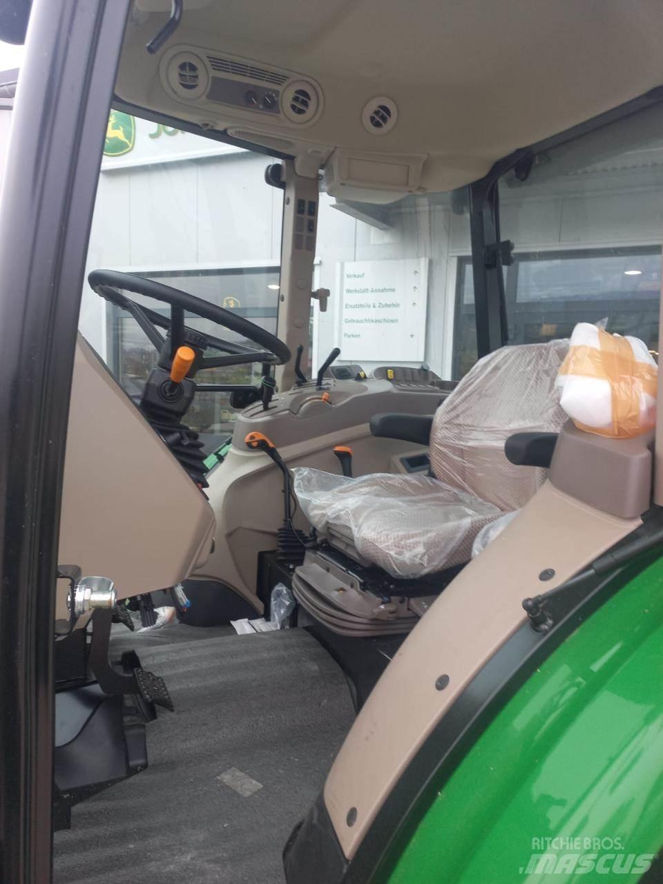 John Deere 5067E Traktorok