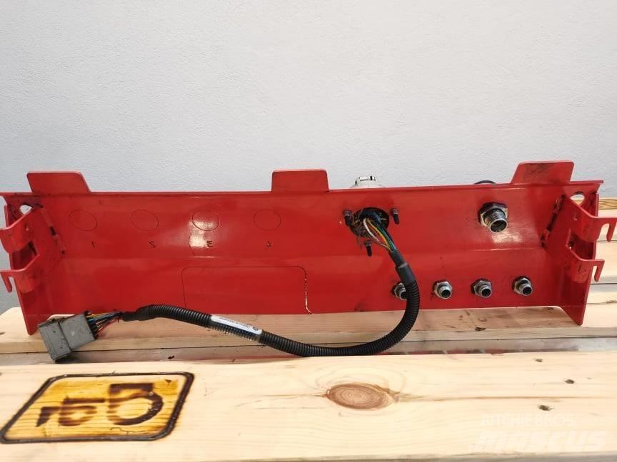 Manitou MLT shield Vezetőfülke és belső tartozékok