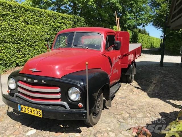 Opel blitz Platós / Ponyvás teherautók