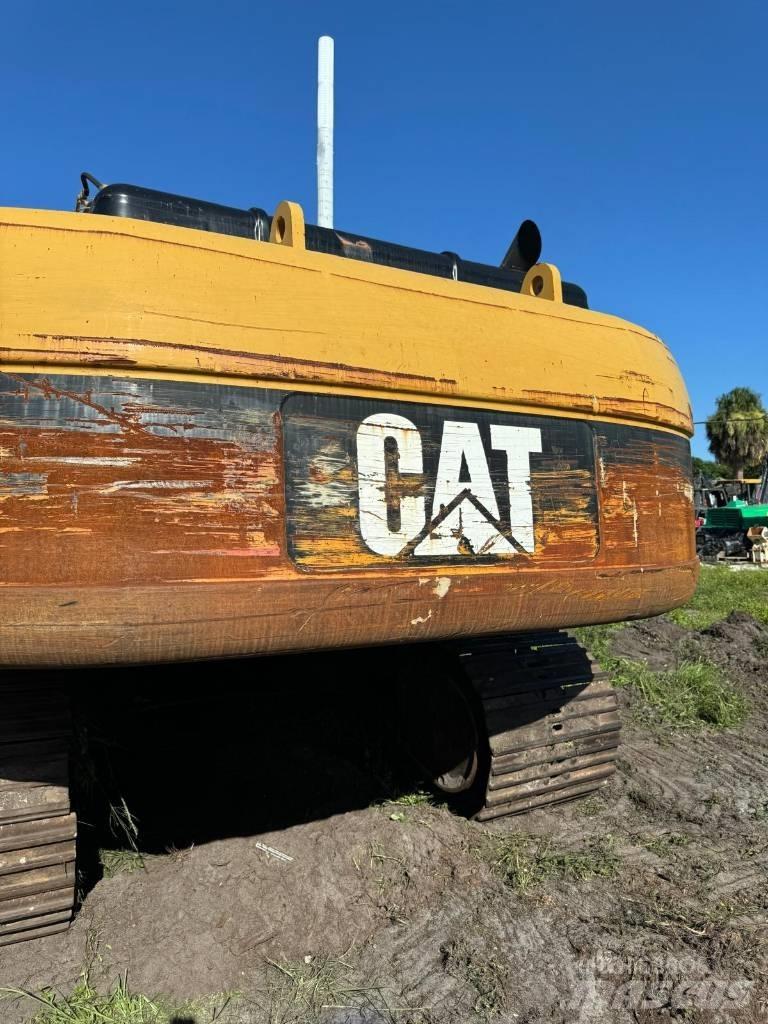 CAT 330 L Lánctalpas kotrók