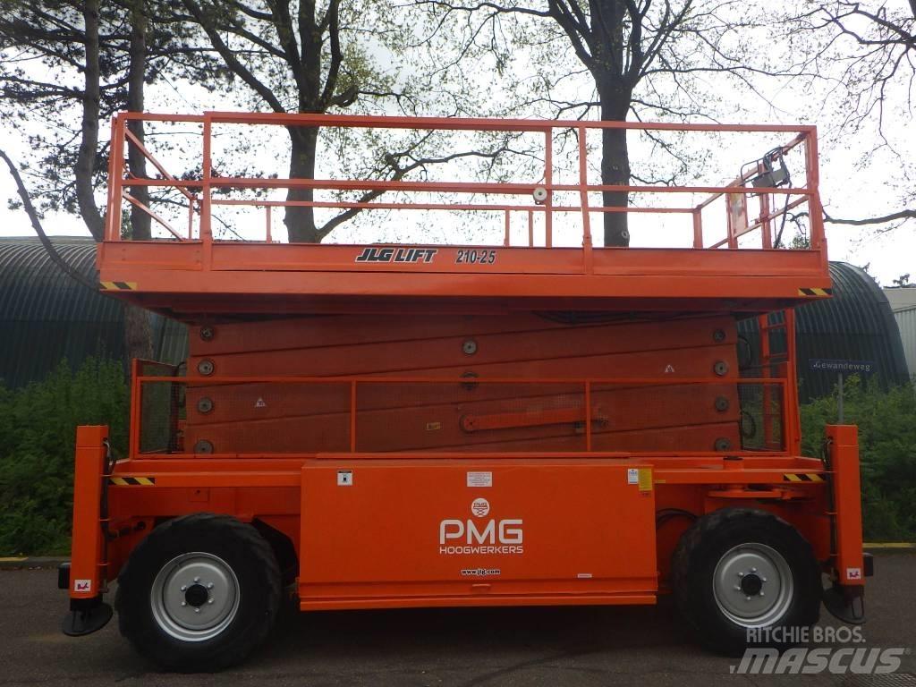 JLG 210-25 Ollós emelők