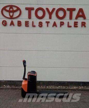 Toyota LWE 200 Gyalogkíséretű targonca