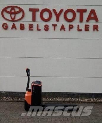 Toyota LWE 200 Alacsony emelőkocsi