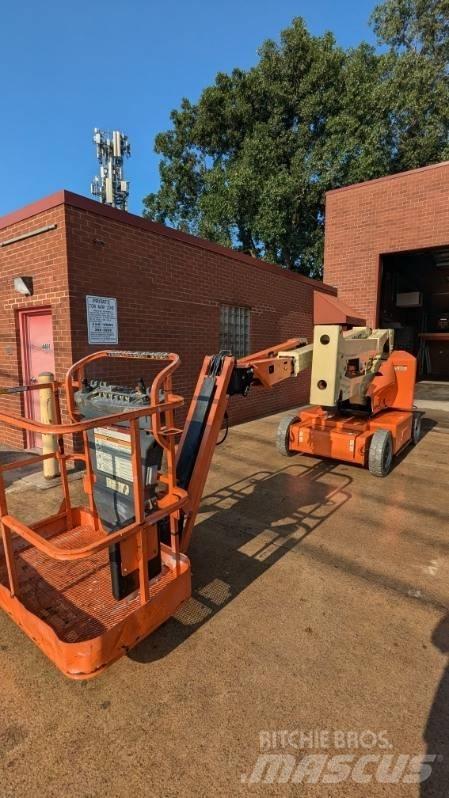 JLG E 400 AJPN Karos emelők