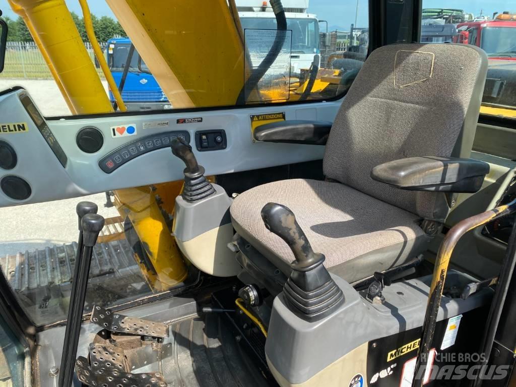 JCB JS 130 Lánctalpas kotrók