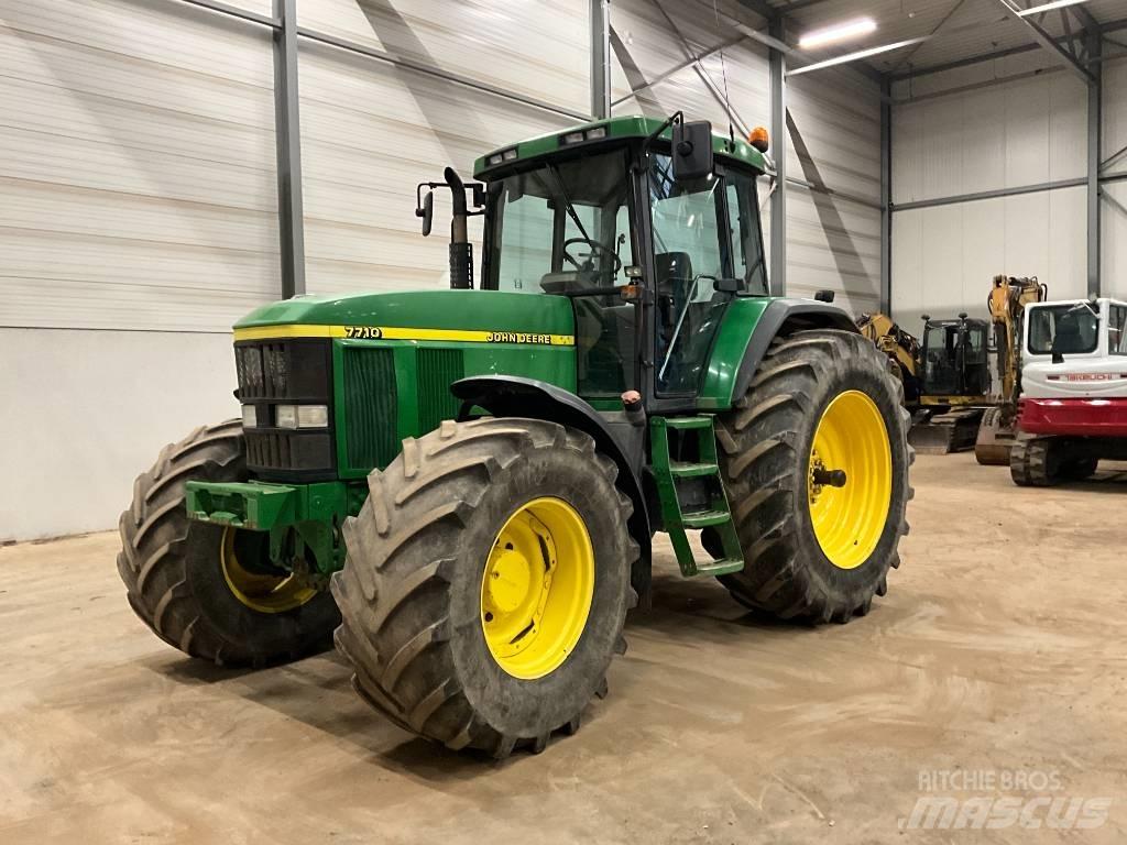 John Deere 7710 Traktorok