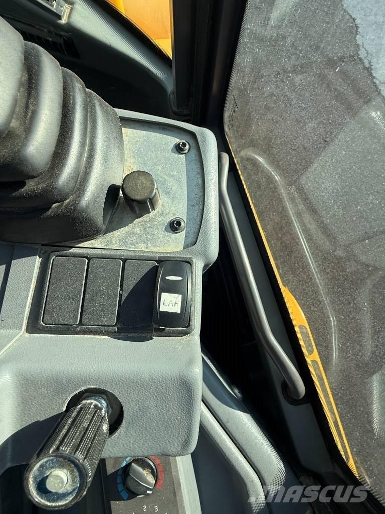 Volvo L30G Speeder Gumikerekes homlokrakodók
