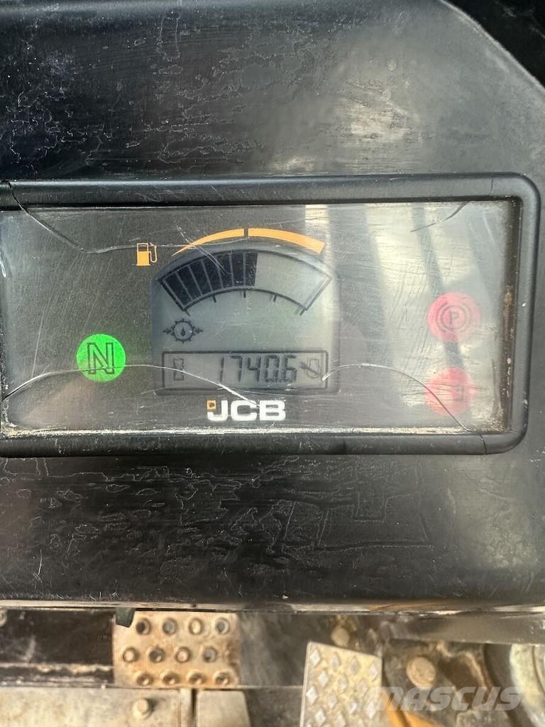 JCB 6 ST Mezei dömperek