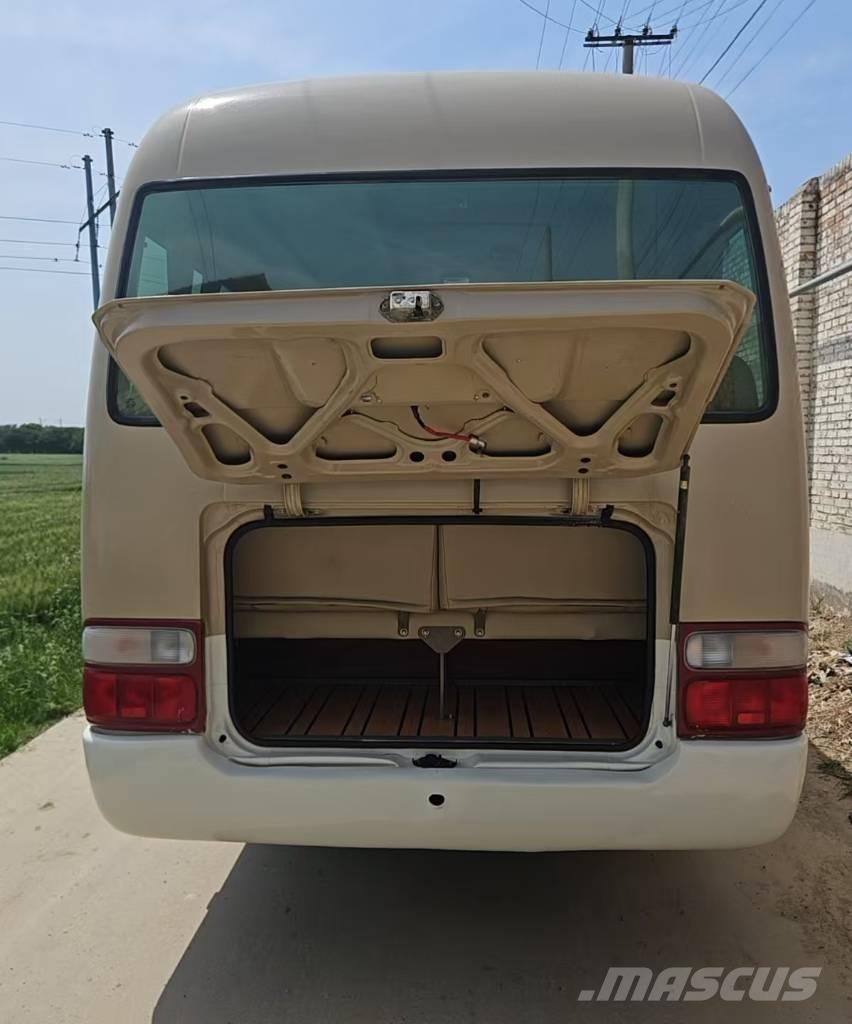 Toyota Coaster Bus Mini buszok