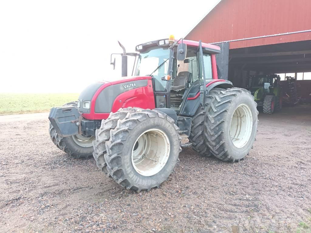 Valtra N 141 Traktorok