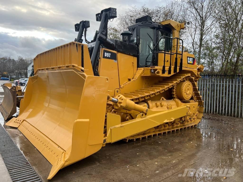 CAT D 9 T lánctalpas dózerek