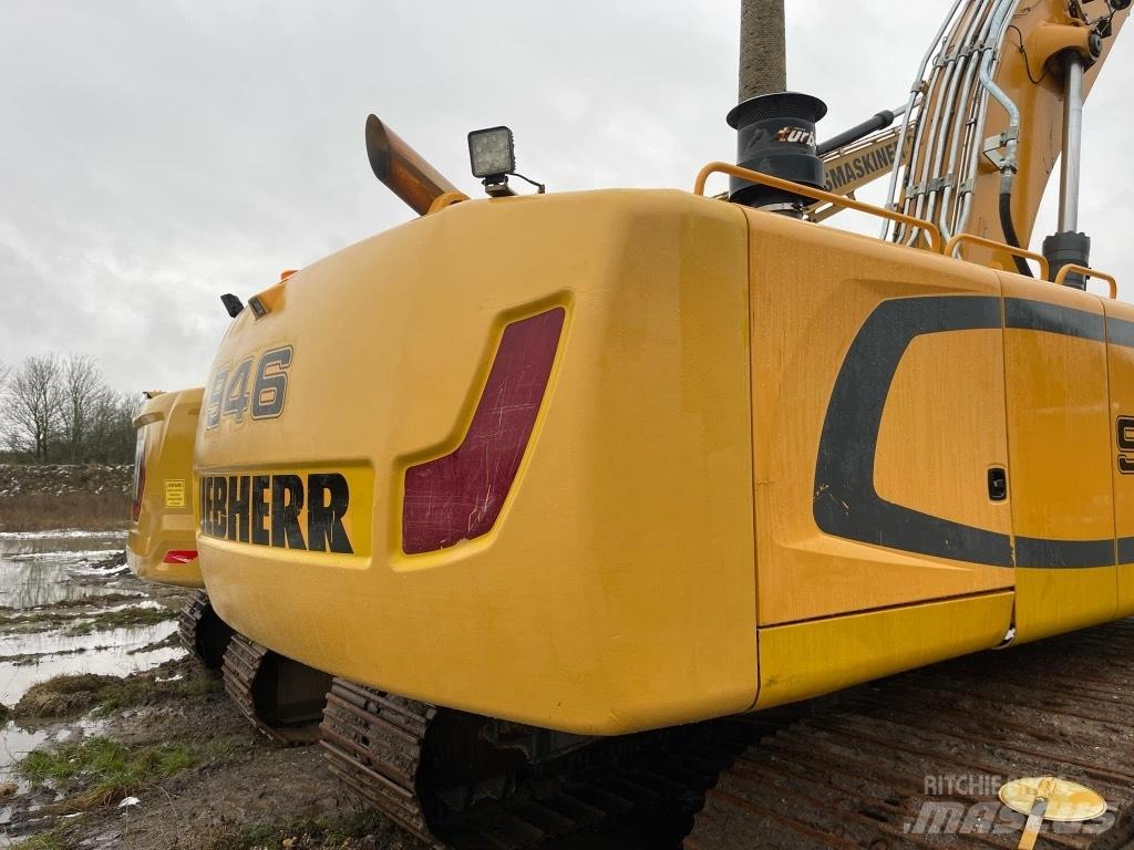 Liebherr R 946 Hosszú gém kotrók
