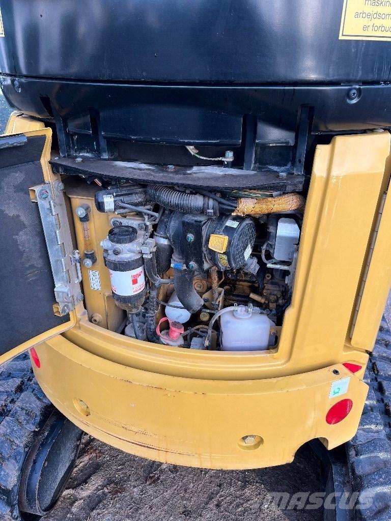 CAT 302 Mini kotrók < 7t